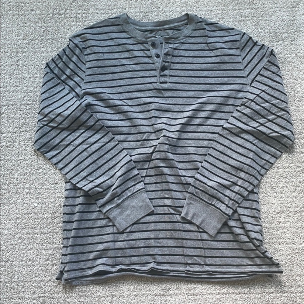 Men’s Goodfellow long sleeve tee